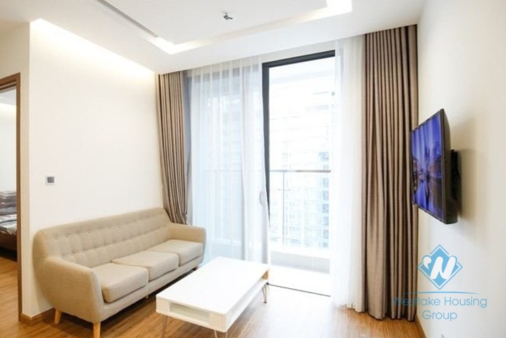 Single apartment for rent in Vinhome Metropolis, Lieu Giai street, Ha Noi
